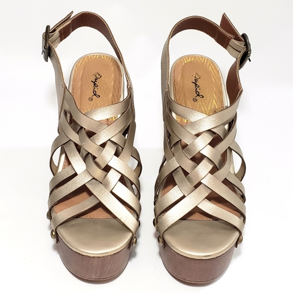 Qupid Basket Weave Platform Heel Sandals - Picture 4 of 8
